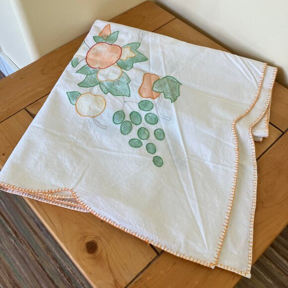 Fruit Design Tablecloth Hand Painted & Embroidered Artex Tri-Chem 48x50" Square - Picture 6 of 6